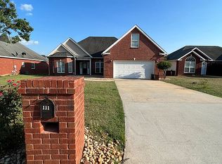 131 Emberly Ln, Warner Robins, GA