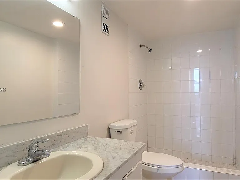 1300 NE Miami Gardens Dr #714E — Photo 29