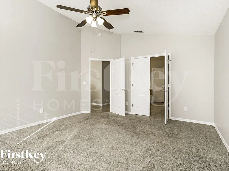 1689 Austin Ln — Photo 8