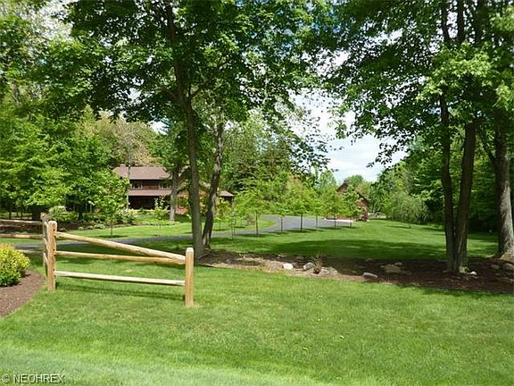 2nd image of 7992 Oxford Ln