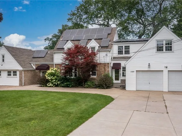 1085 Escarpment Dr, Lewiston, NY 14092