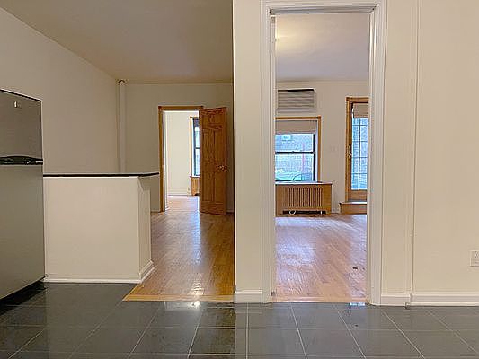 5th image of 240 W 72nd St APT 1B