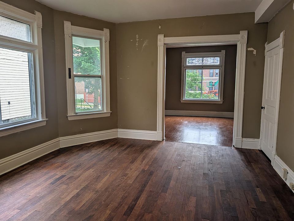 1st image of 758 Jenks Ave