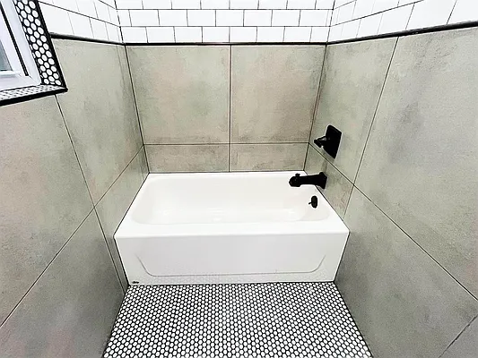 Rented by Bond New York | media 22