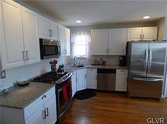 3rd image of 4272 Bedford Drive
