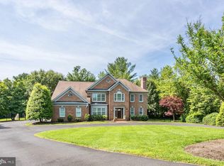 794 Stephanie Cir, Great Falls, VA 22066