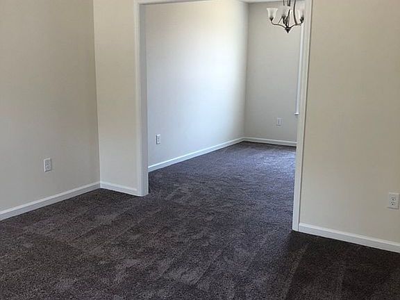 3rd image of 31 Brooks Dr