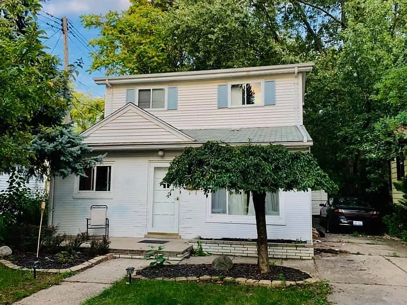 3 bed, 1261 sqft, $2,200 — Photo 1