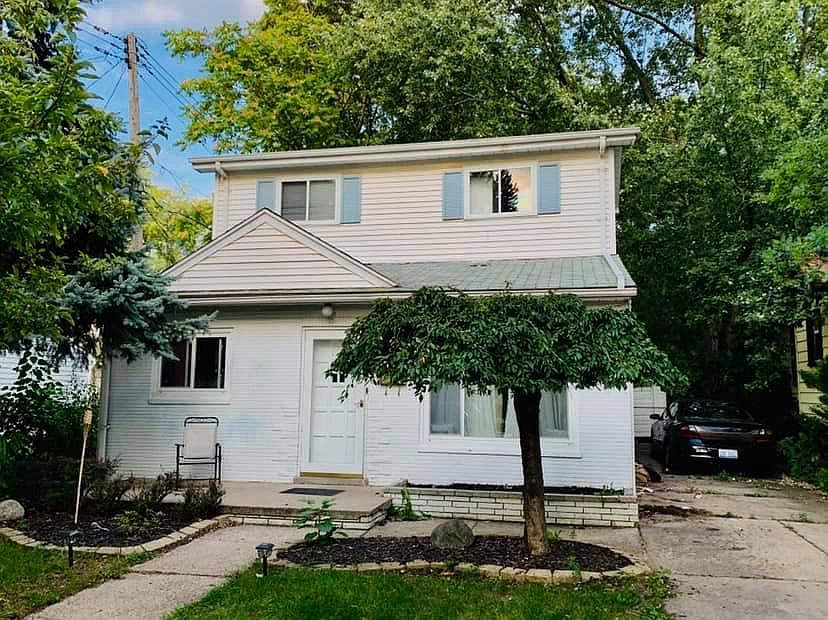 1st image of 615 S Rembrandt Ave