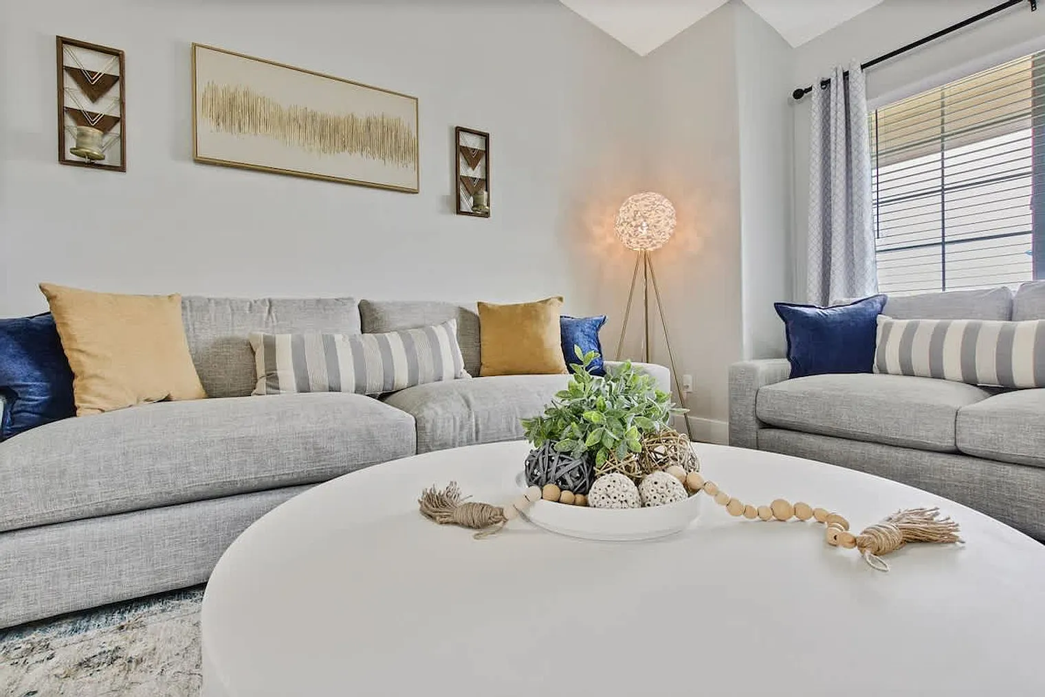 3 bed, 2.0 bath, $5,575 — Photo 4