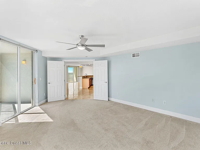 210 24th St #301 — Photo 18