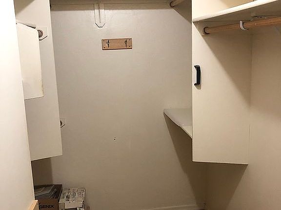 4th image of 1010 W San Miguel Cir