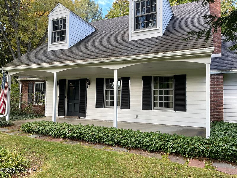 2nd image of 103 Woodlawn Drive