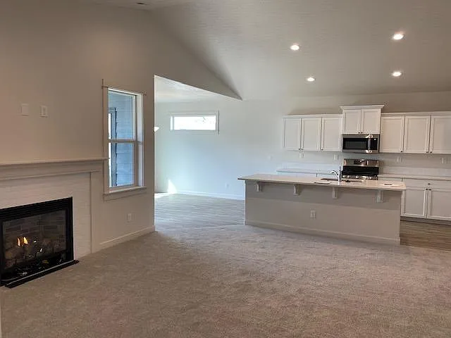 6068 Bertelli Way — Photo 4
