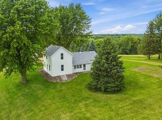 7368 S 52nd Rte, Dubuque, IA 52003