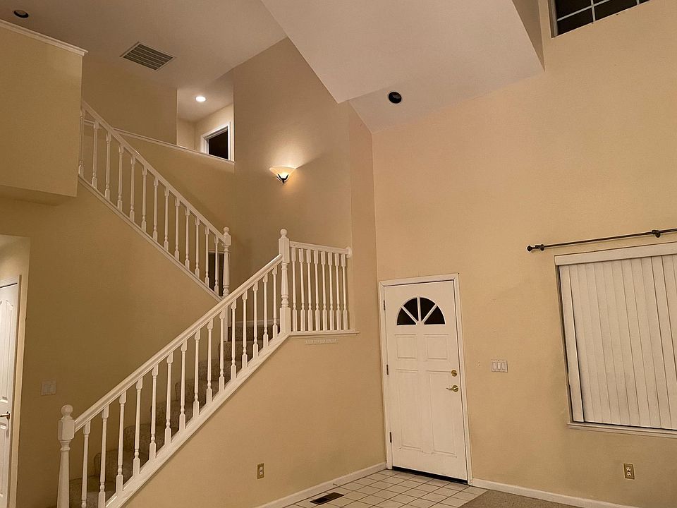 stairway /Front entrance