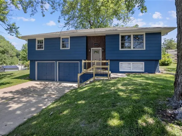 6819 NW Kerns Dr, Parkville, MO 64152