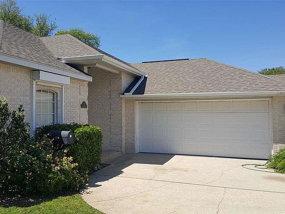 4th image of 4073 Longwood Cir