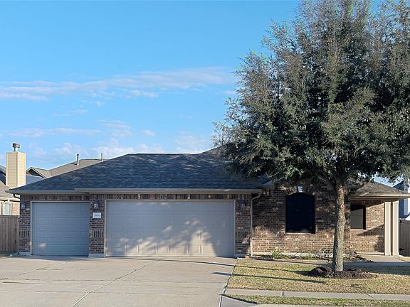 3rd image of 3900 Brean Down Rd