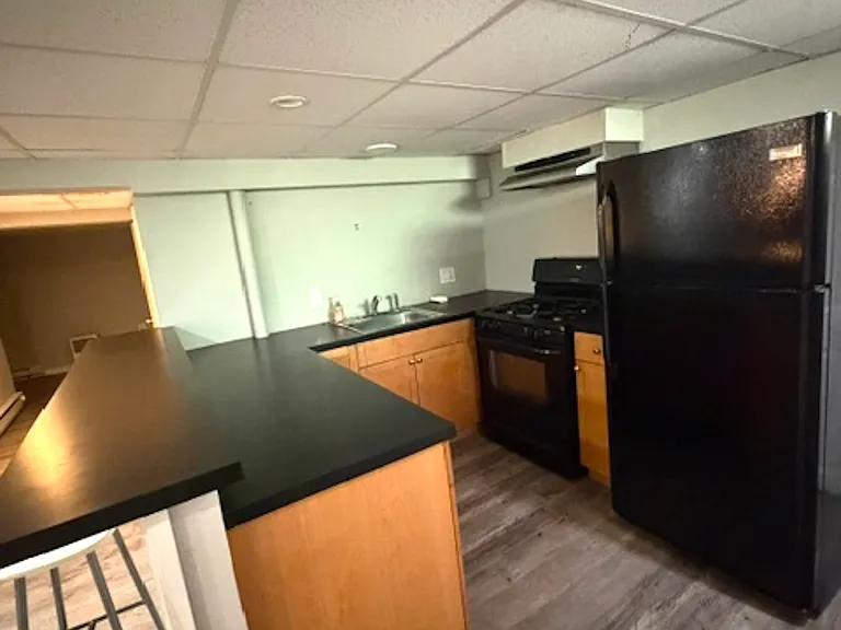 652 East Ave — Photo 21