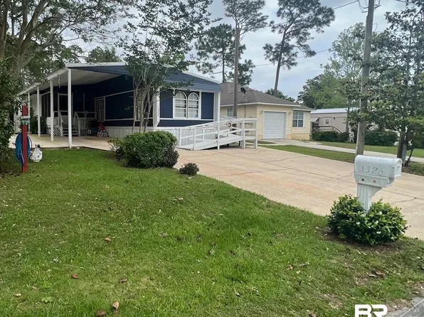 1326 Ridgewood Dr, Lillian, AL 36549