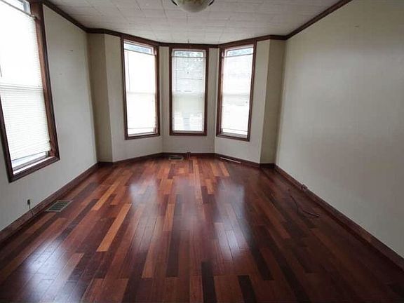 3rd image of 871 W Main St