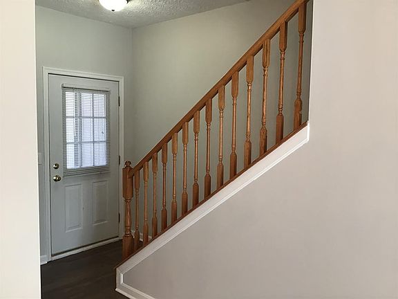 4th image of 6739 Pondfield Ln