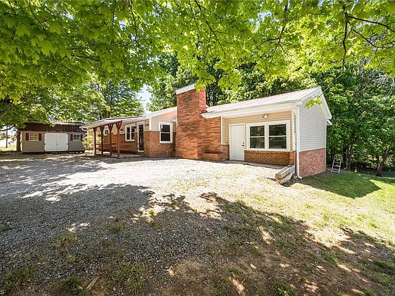 2nd image of 1138 Liberty Dr