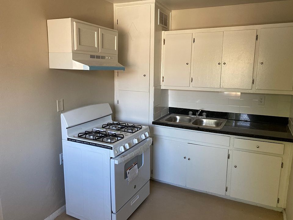 1st image of 4425 Lawrence Ave