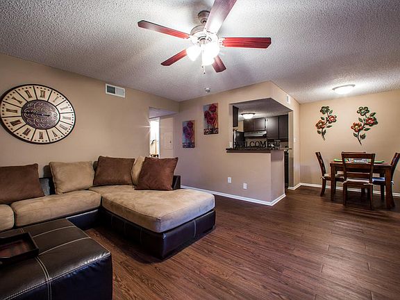 5th image of 3200 Catalina Dr