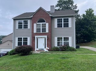 210 Barkwood St, Christiansburg, VA 24073
