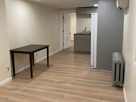 2nd image of 4739 Cedar Ave #B