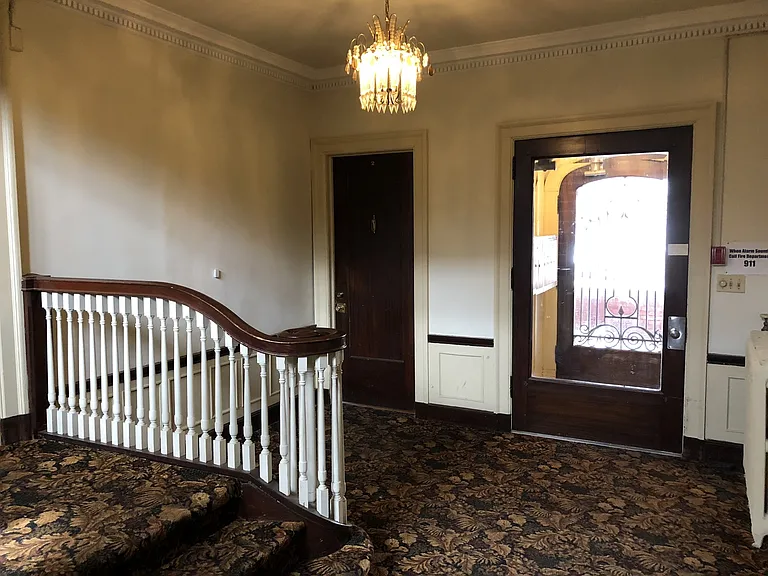 1629 E Superior — Photo 6