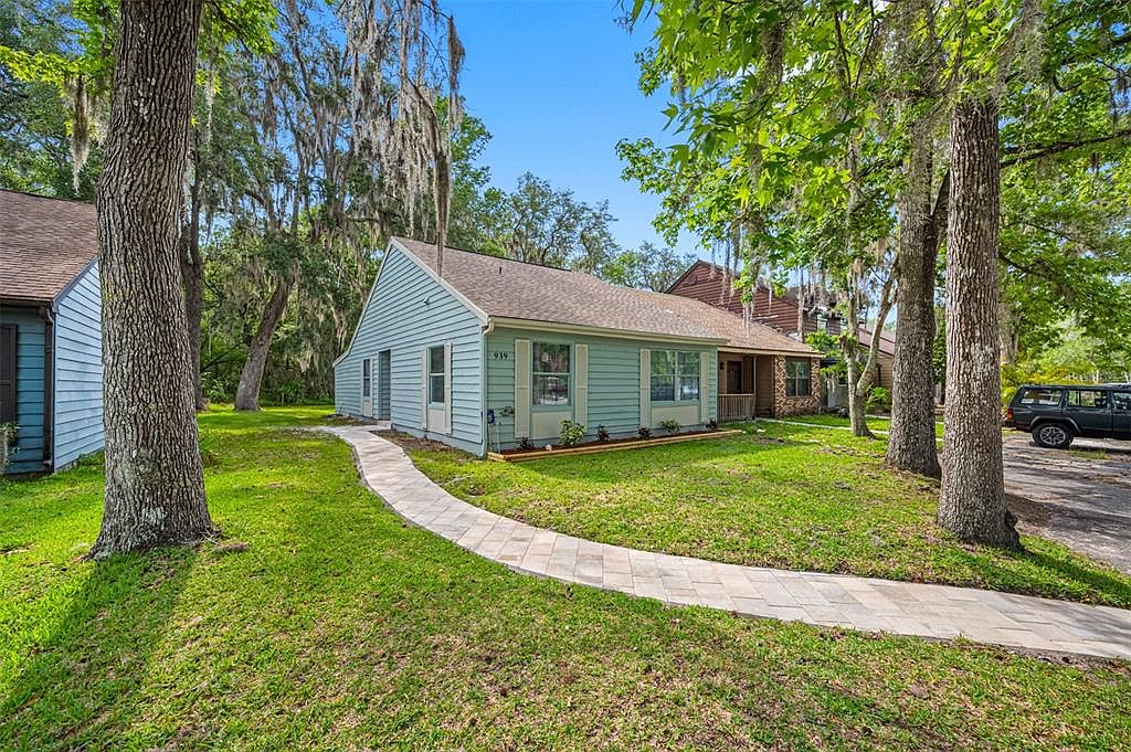 939 Village Dr, Brooksville, FL 34601 | Zillow