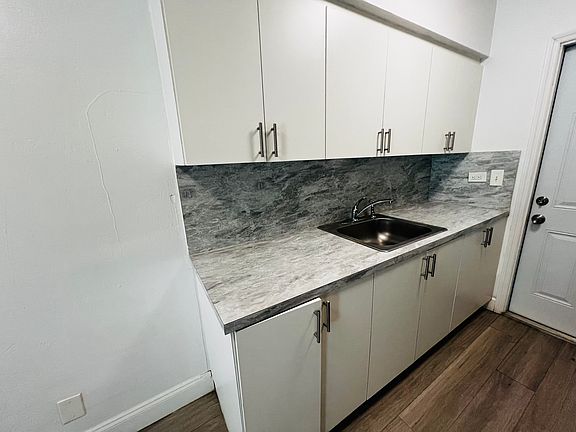 5th image of 740 NE 86th St #5