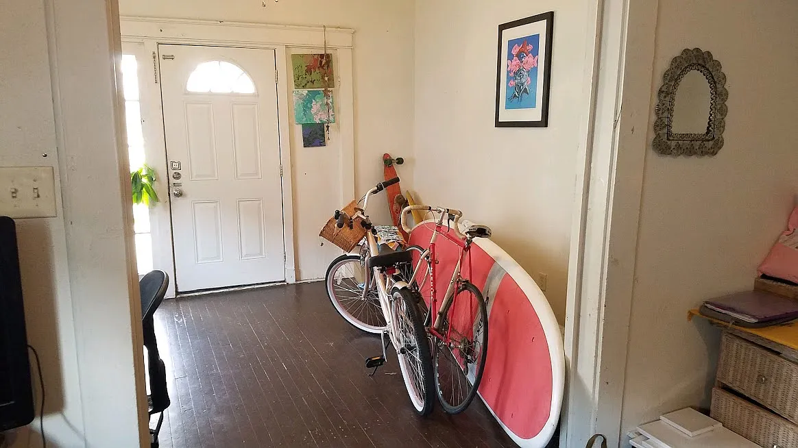 2 bed, $1,100 — Photo 1