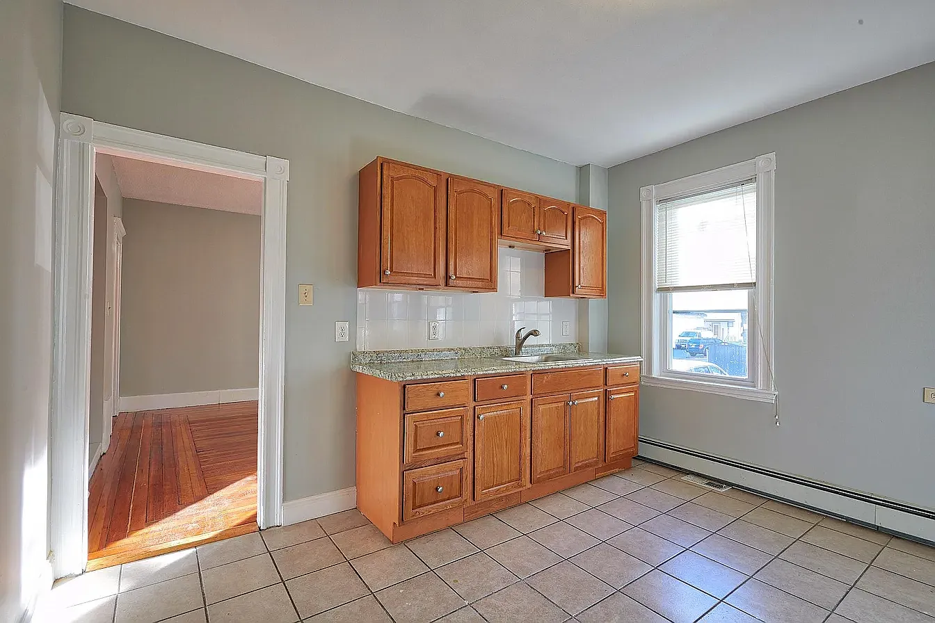 3 bed, 1200 sqft, $2,900 — Photo 1