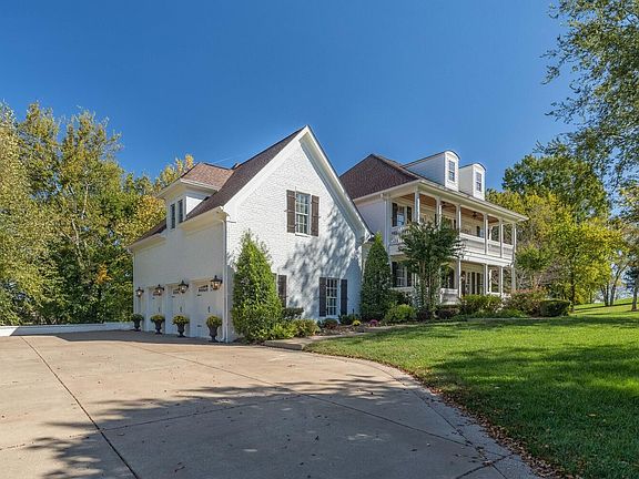 2nd image of 2204 Grey Cliff Dr