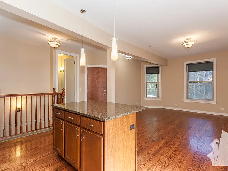 815 W Newport Ave #1R — Photo 7