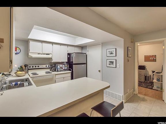5th image of 215 E Hill Ave APT 2