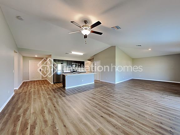 3rd image of 413 NW 6th Ter