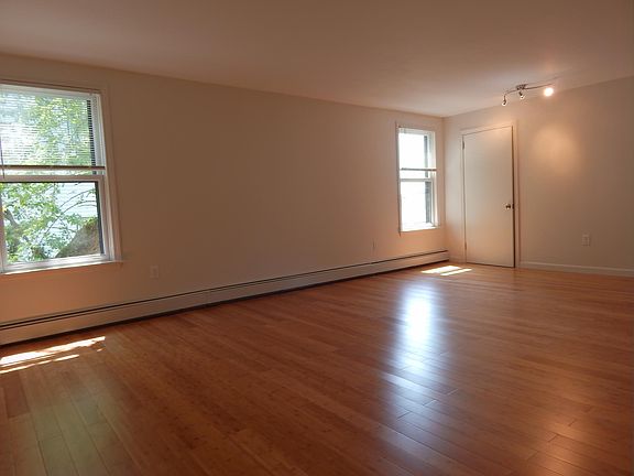 5th image of 83 Leyden St #1