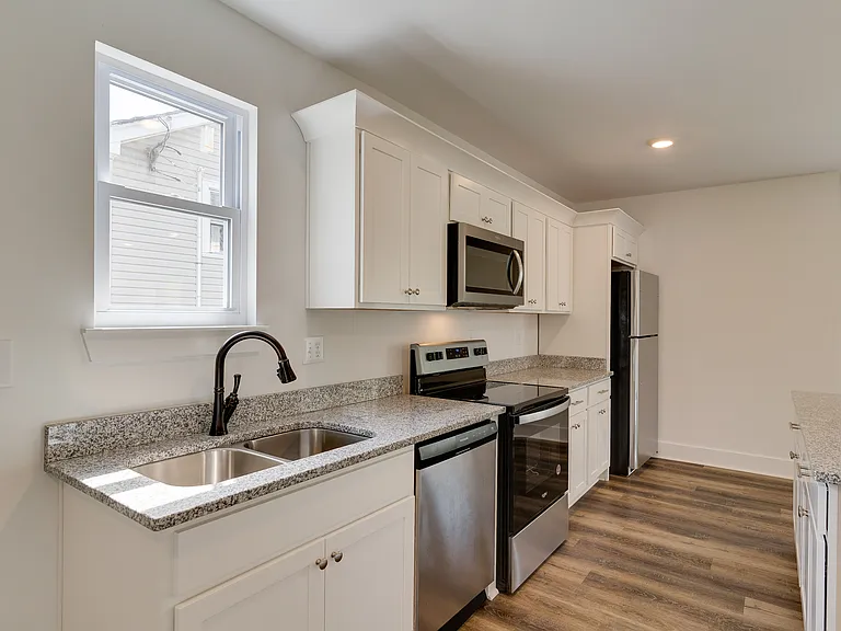 1812 Batts Blvd — Photo 7