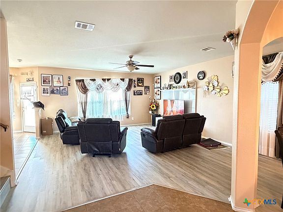 5th image of 4904 Green Meadow St