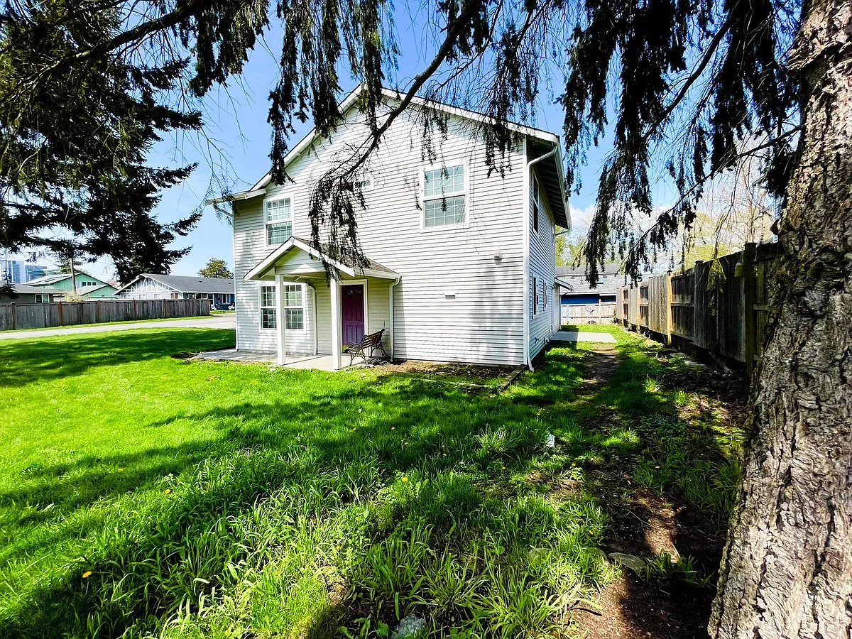 Building Photo - 1427 Virginia Ave