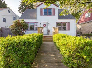 113 E 9th St, Huntington Station, NY 11746