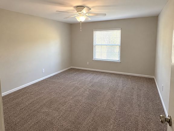 4th image of 6204 Parkbrook Dr