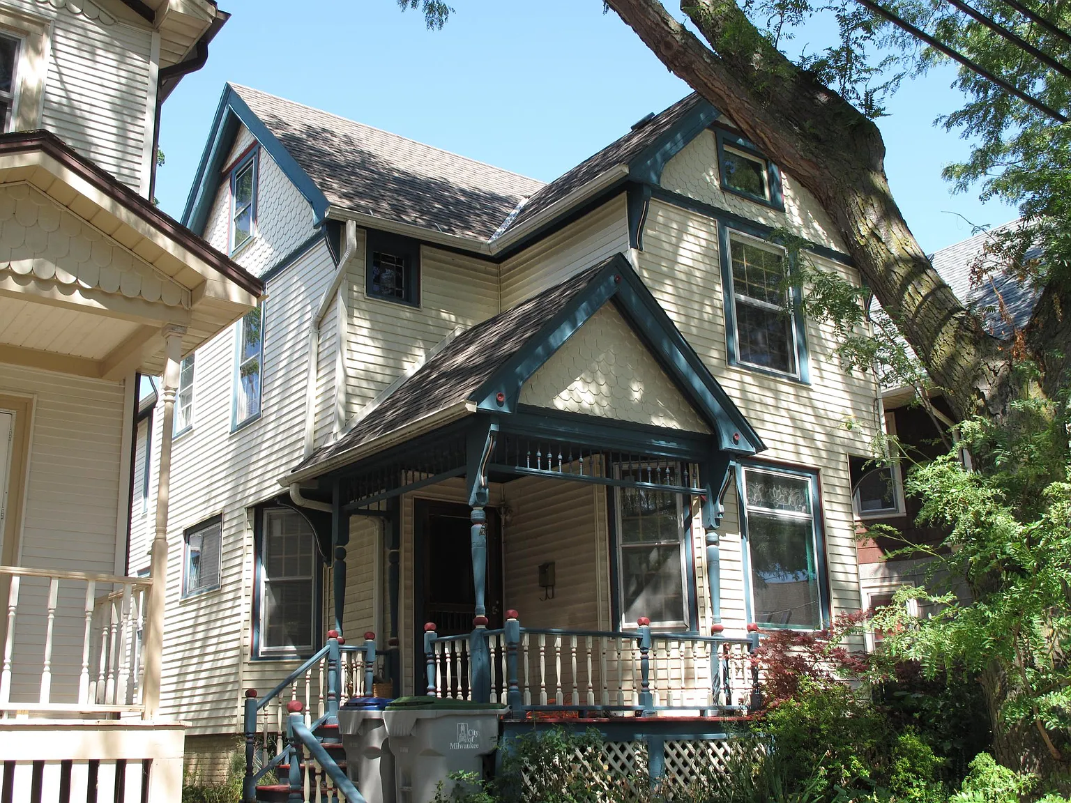 3 bed, 1.5 bath, $1,920 — Photo 2