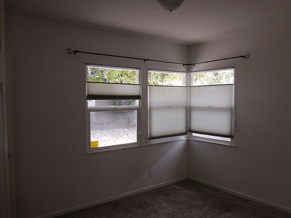 4th image of 155 W Park Row Ave