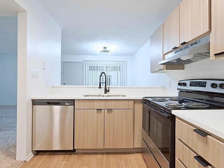 Enclave at North Point — Photo 82
